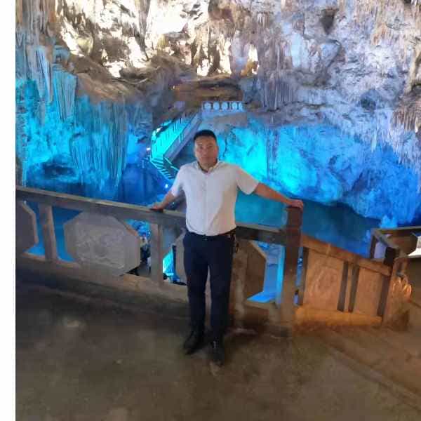 35岁岁云南单身帅哥 - 黔南吉缘网